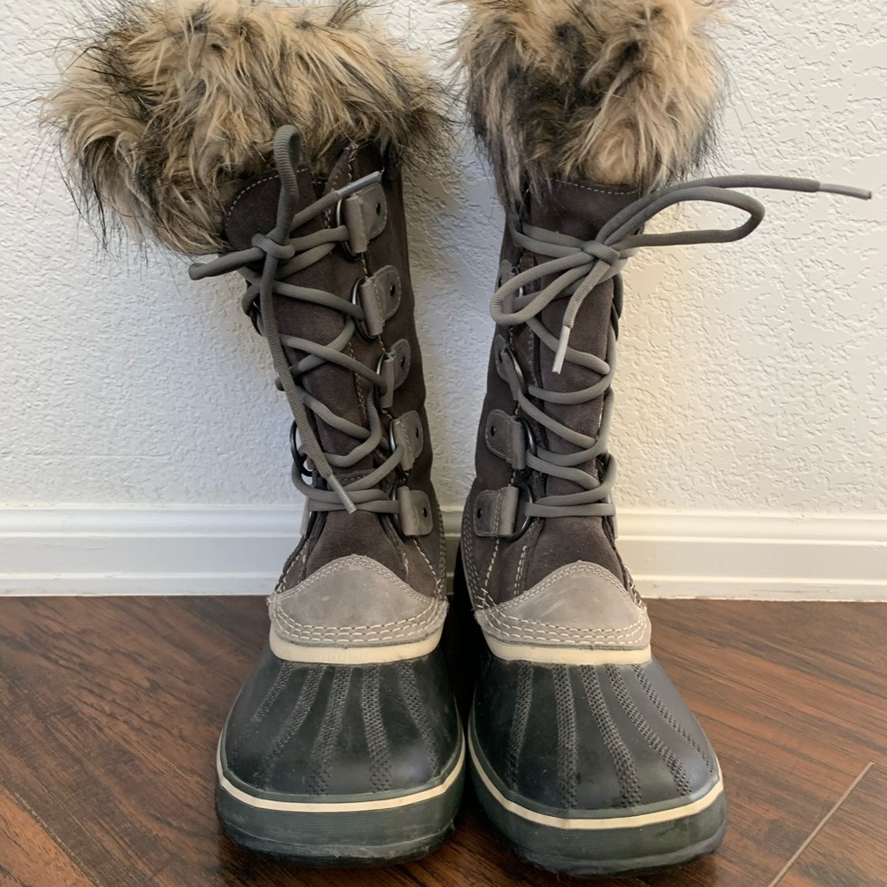 Sorel women’s boots size 9